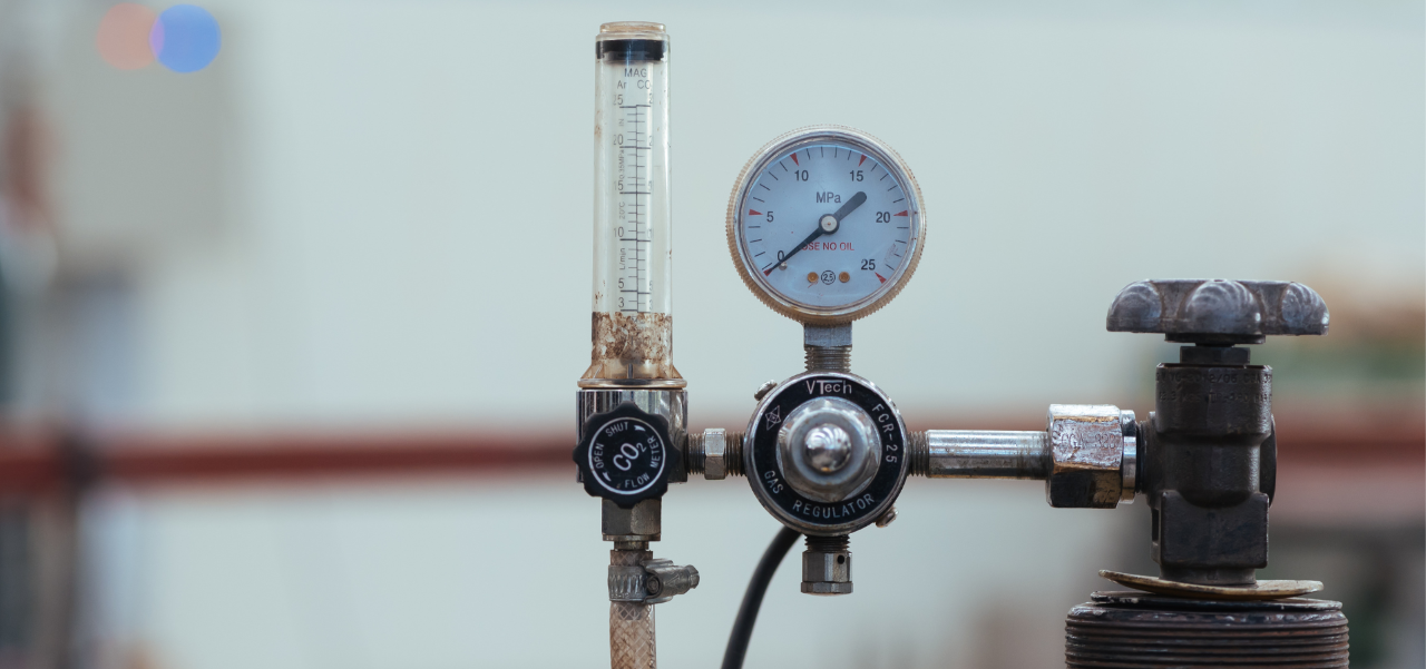 Carbon gauge and tank